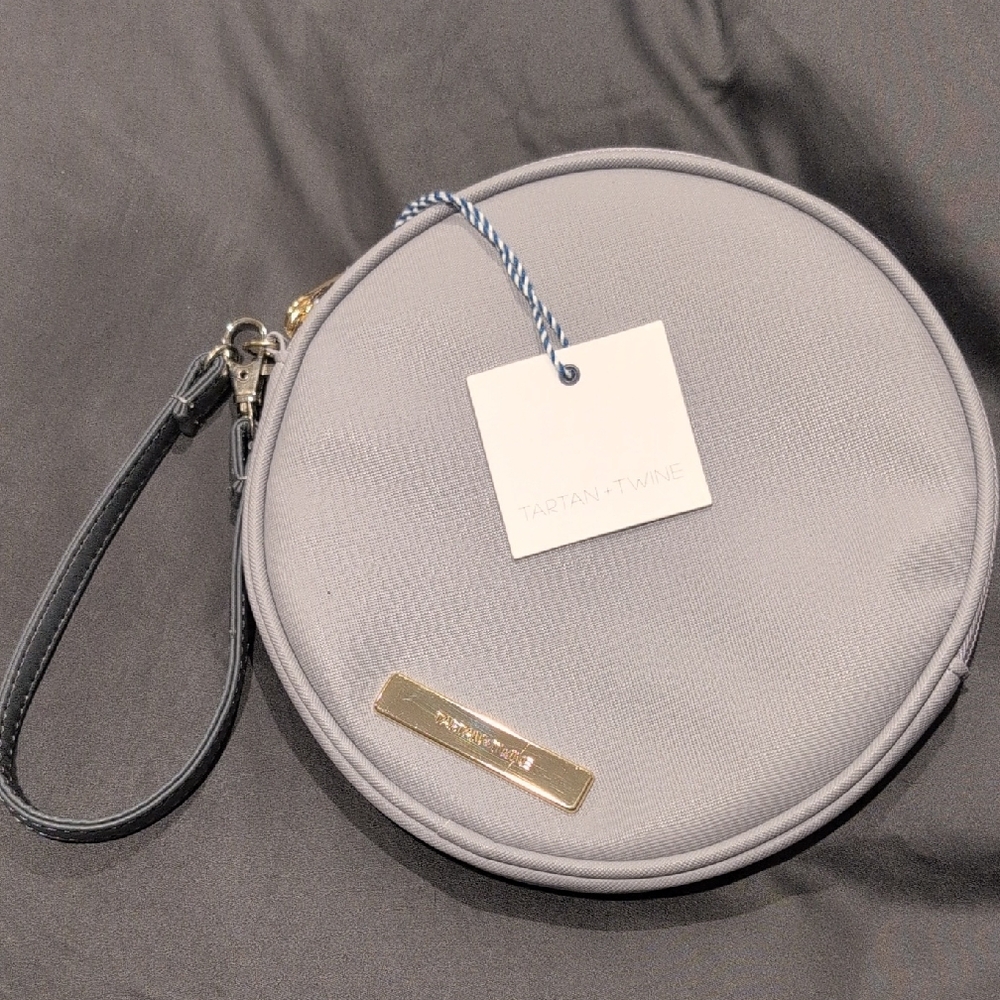 Tartan + Twine Gray Circular Wristlet